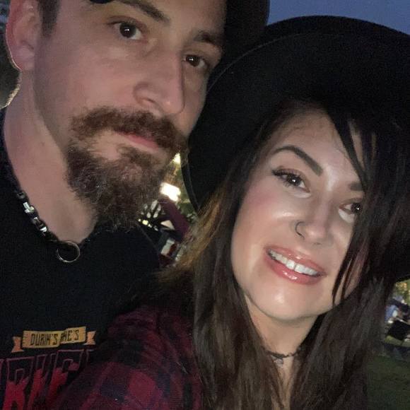 Profile Picture of Caroline Marcoline (@beckmancaroline) on Poshmark