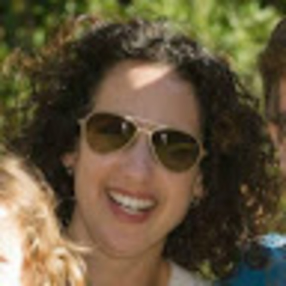 Profile Picture of Leslie Walcoff (@lwalcoff29) on Poshmark