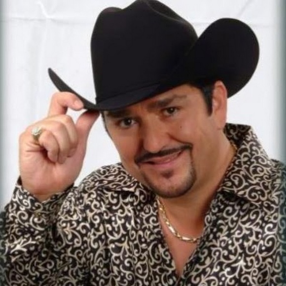 Profile Picture of Efren Silva (@efren1862) on Poshmark