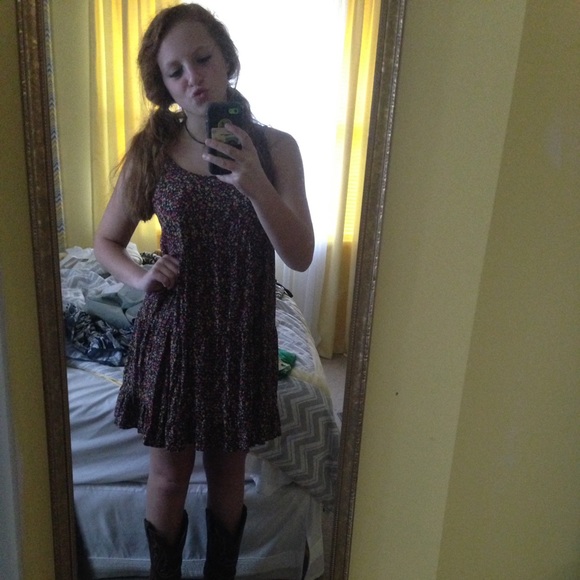 Profile Picture of Hanna Hopper (@hannarhopper) on Poshmark
