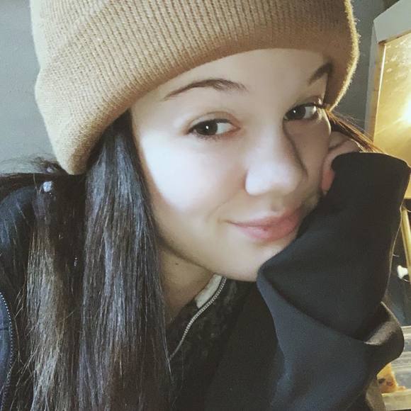 Profile Picture of Alexis Leager (@heyy_itz_lexi) on Poshmark