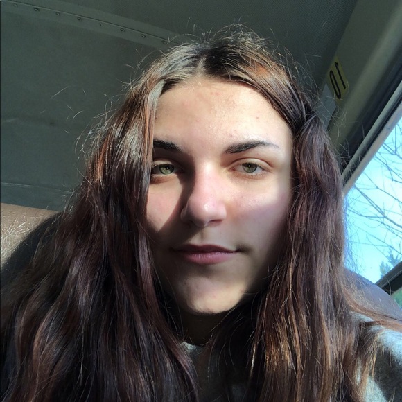 Profile Picture of Haley Costa (@haleycosta873) on Poshmark