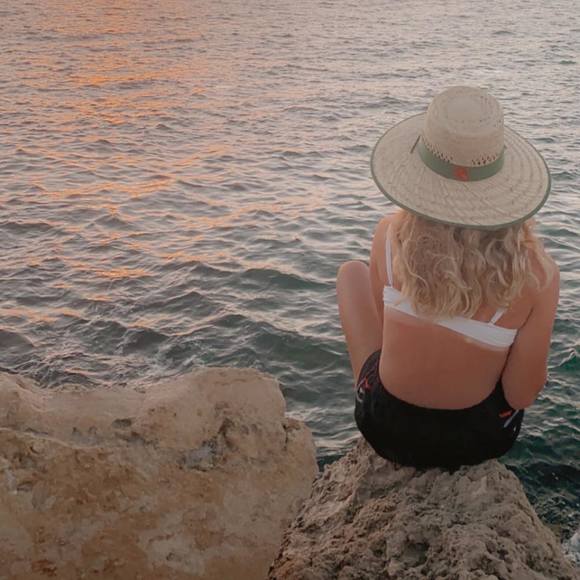 Profile Picture of Bailey Craigie (@baileycraigie) on Poshmark