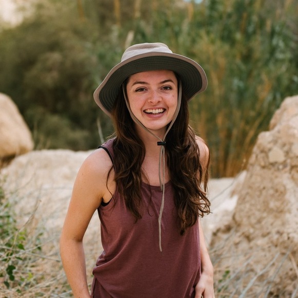 Profile Picture of Abby Shepard (@abshepard16) on Poshmark