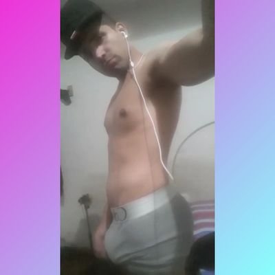 Profile Picture of Oɹɐɔ Uoɹɐɐ (@aaron0caro) on Twitter