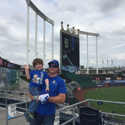 Profile Picture of Matt Frazier (@kcpawsnmotion) on Twitter
