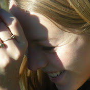 Profile Picture of Lucy Sutter (@LucySutter) on Youtube