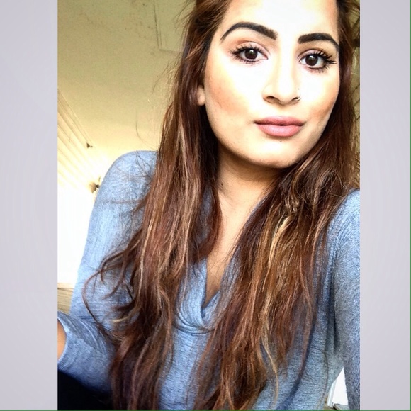 Profile Picture of Ayesha Hameed (@ayesha2813) on Poshmark
