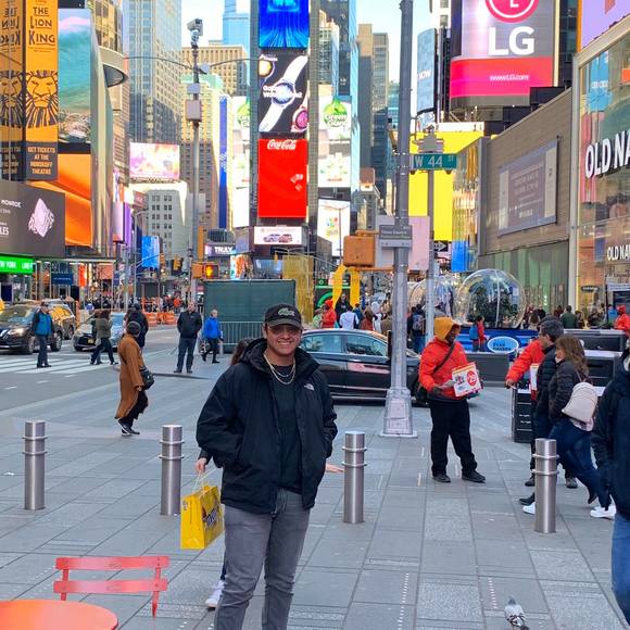 Profile Picture of Derek Torres (@wazup125) on Poshmark