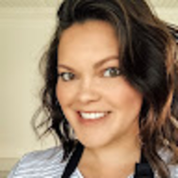 Profile Picture of Kyrie Nishijima (@kyrijima) on Poshmark