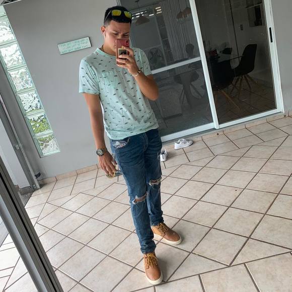 Profile Picture of Omar Javier (@omarjavi) on Poshmark