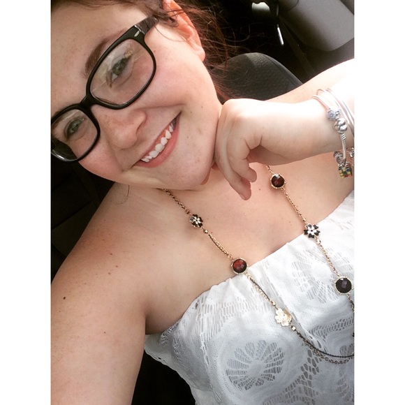 Profile Picture of Catherine Kluge (@kittycatkluge) on Poshmark