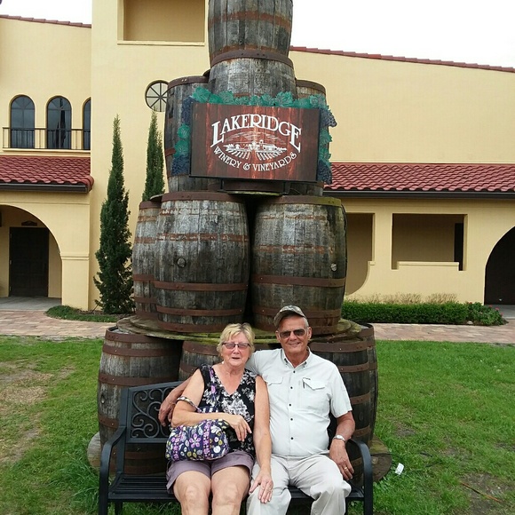 Eula Lorom - Poshmark Profile Picture of Eula Lorom (@elorom43) on Poshmark