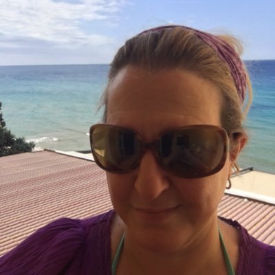 Profile Picture of Tracey Kerr  🔶 🦇 🌳 👩🏼‍🎤 🇪🇺 (@MadForLemurs) on Twitter