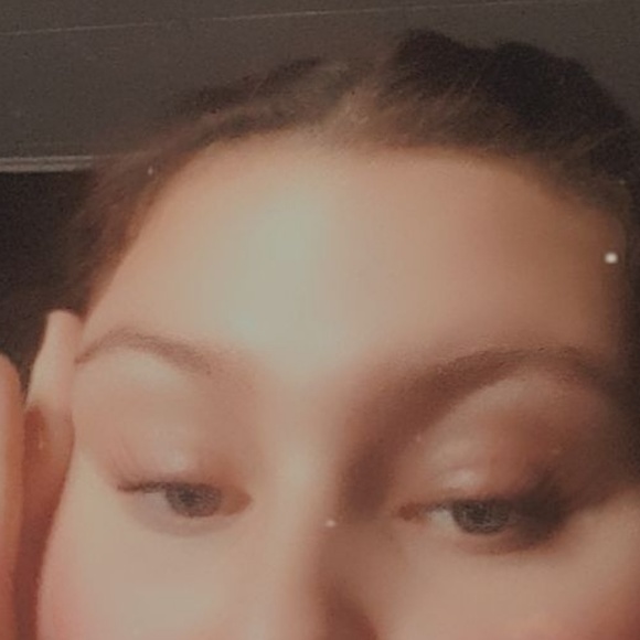 Profile Picture of Erikka Cloutier (@erikkacloutier) on Poshmark