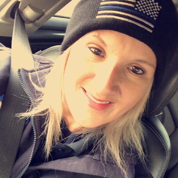 Profile Picture of Amanda Byal (@mmorlock) on Poshmark