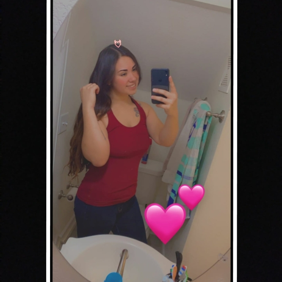 Profile Picture of Alecia Torres (@torresalecia23) on Poshmark