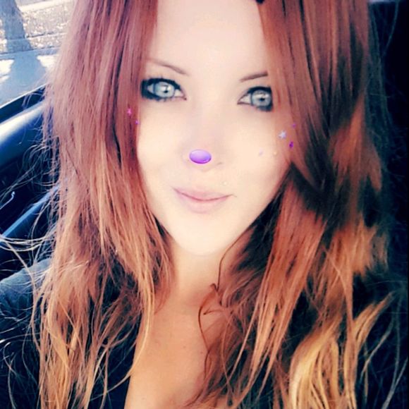 Profile Picture of Jennifer Hanshew (@jennhanshew) on Poshmark