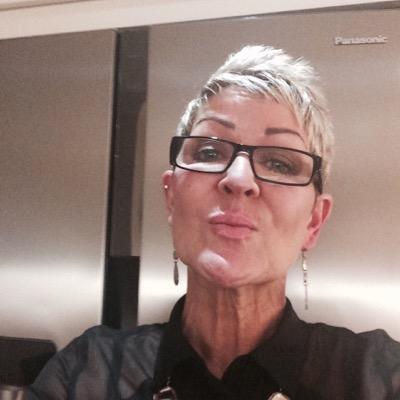 Profile Picture of Linda Neville (@lindanevs4) on Twitter