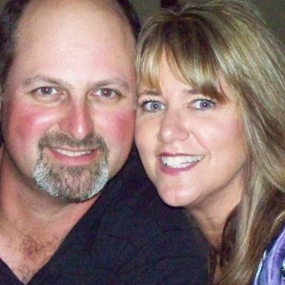 Profile Picture of Bobbie Settle (@bobbiesettle) on Poshmark