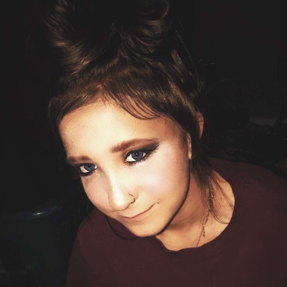 Profile Picture of Alexis Bonney (@alexisbonney) on Poshmark