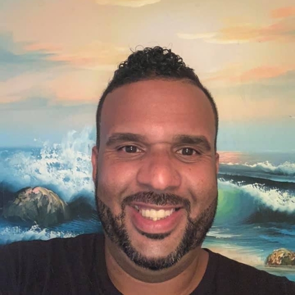 Profile Picture of Ivanhoe Rivera (@iivanhoe) on Poshmark