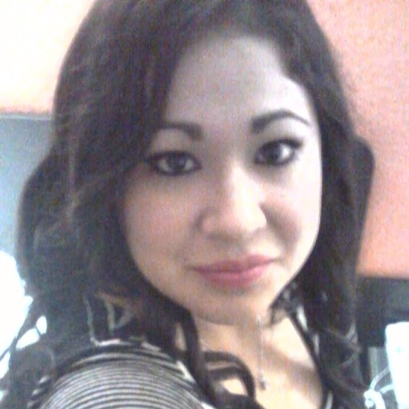 Profile Picture of Noemi Zepeda (@nzepeda) on Poshmark