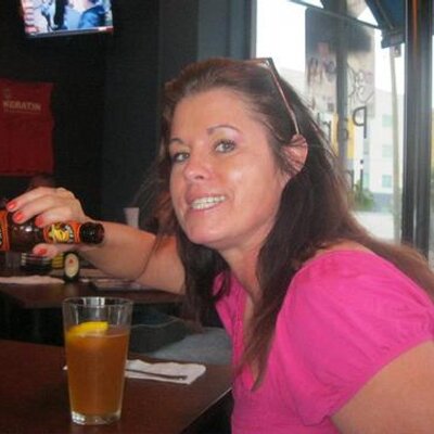 Profile Picture of Julene Kiesling (@hooleenie) on Twitter