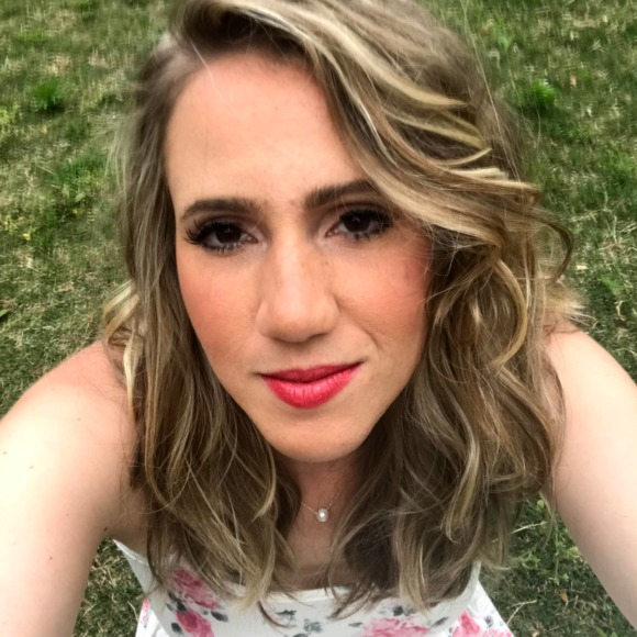 Profile Picture of Michelle Loftis (@michellelynne5) on Poshmark