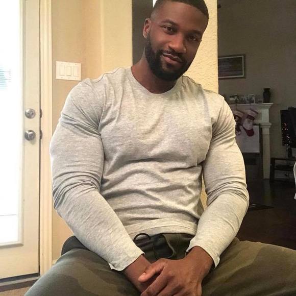 Profile Picture of Brinson Nolen (@brinsonnolen) on Poshmark