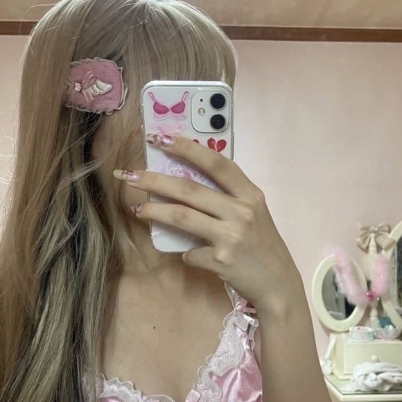 Profile Picture of Michaela Mccullagh (@m_mccullagh) on Poshmark