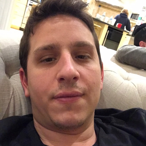 Profile Picture of Aaron Zelcer (@amz92886) on Poshmark