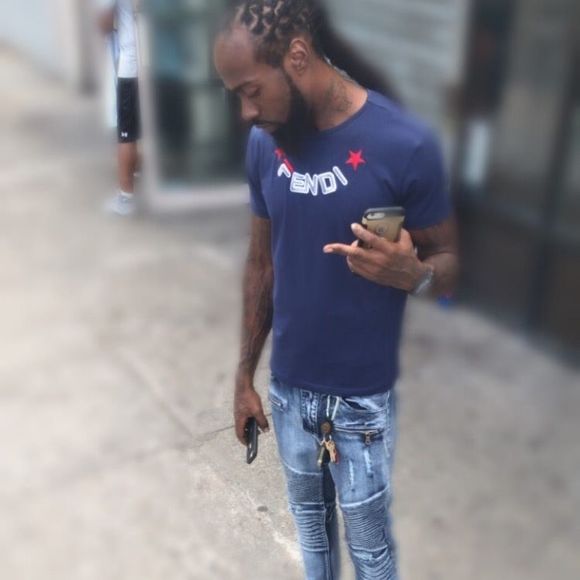 Stephen Raheem - Poshmark Profile Picture of Stephen Raheem (@stephen_burga) on Poshmark