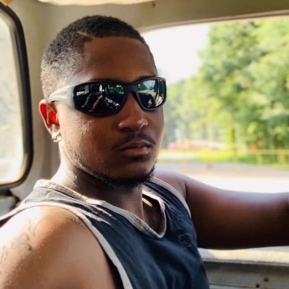 Profile Picture of Steven Barnes (@buddha601) on Poshmark