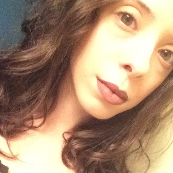 Profile Picture of Monique Midence (@midence) on Poshmark