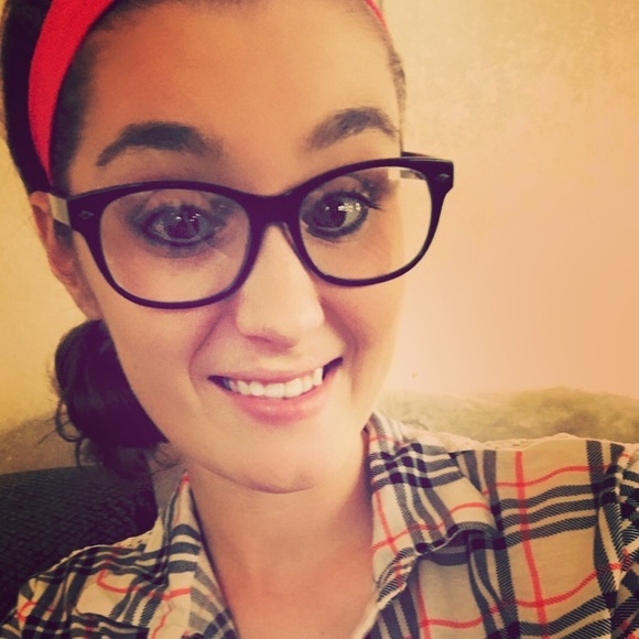 Profile Picture of Shelbi Comadoll (@scomadoll13) on Poshmark