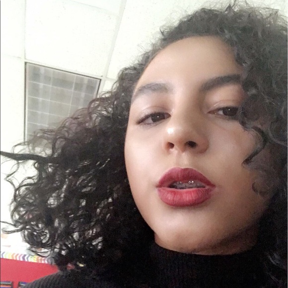 Profile Picture of Bri Cowart (@brihannaalicia) on Poshmark