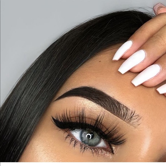 Profile Picture of Leonelsi Vasquez (@bellevas2389) on Poshmark