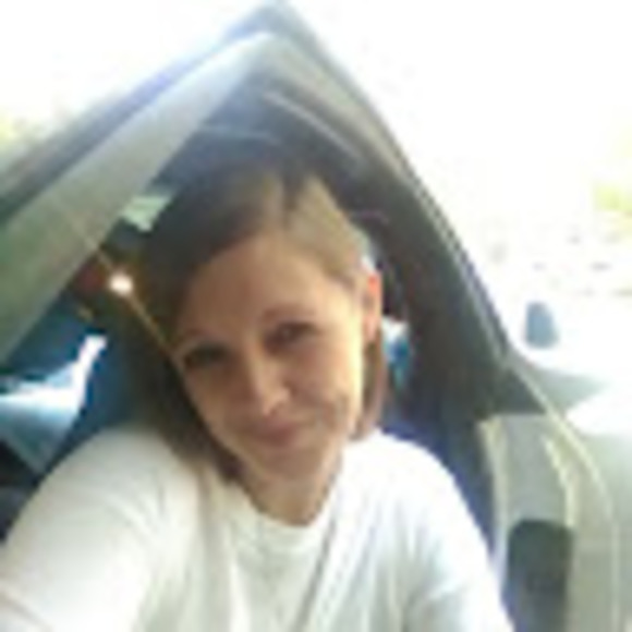 Profile Picture of Jess Jablonski (@jessjablonski69) on Poshmark