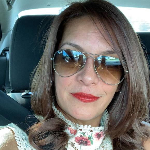 Profile Picture of Aurea Ramirez flores (@aurearamirez327) on Poshmark