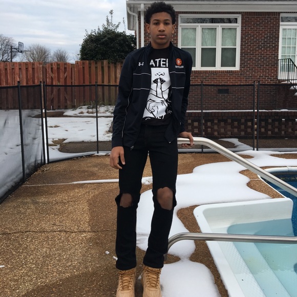 Profile Picture of Javonte Butler (@jav0nt3) on Poshmark