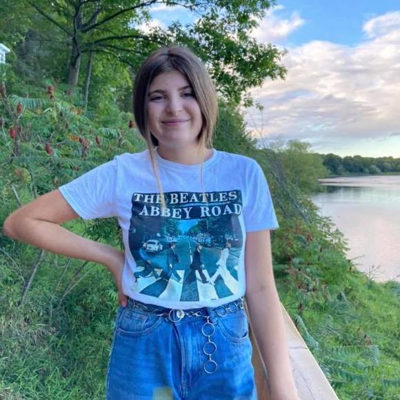 Profile Picture of Florence Labbé (@violonamie) on Poshmark