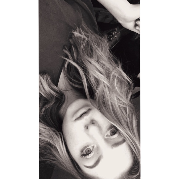 Profile Picture of Angie Borino (@angieborino) on Poshmark