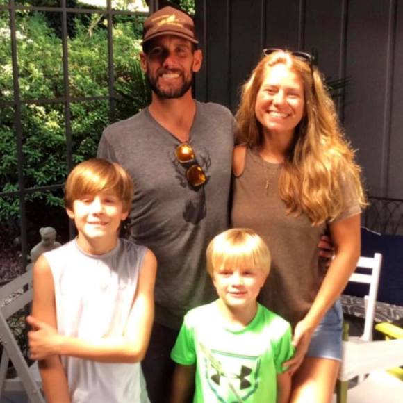 Profile Picture of Sara Poteat (@smpoteat) on Poshmark