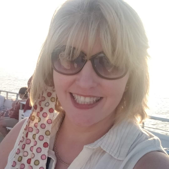 Profile Picture of Kim Mannion (@kimmannion) on Poshmark
