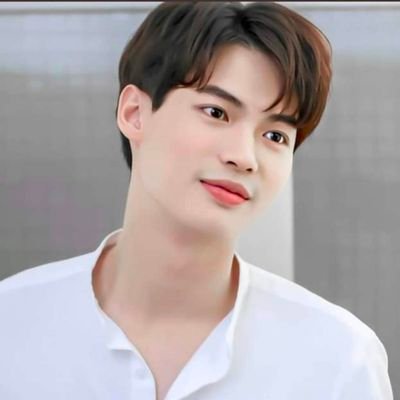 Profile Picture of BRIGHT WIN_21  🌥 💛 (@AphitsaraPam) on Twitter