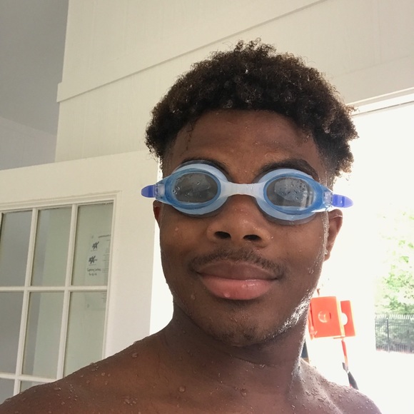 Profile Picture of Martin Mears (@martinmears) on Poshmark