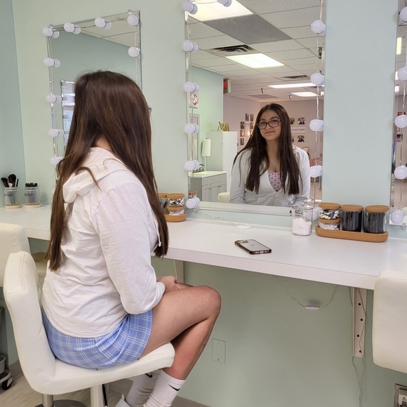 Profile Picture of Felicity Pachota (@felicity67940) on Poshmark