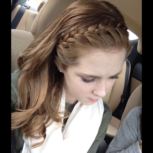 Profile Picture of Lily Wei (@purpleheartz) on Poshmark