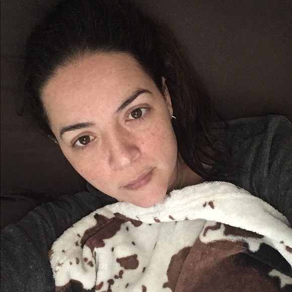 Profile Picture of Maria Ydrogo (@mnydrogo) on Poshmark
